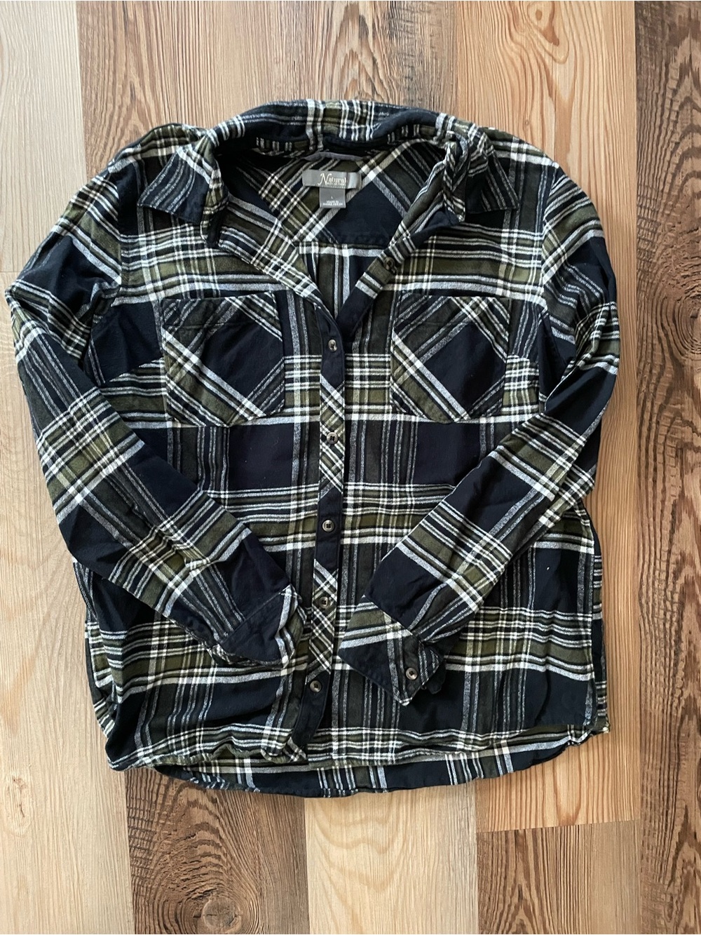 Women’s Black and Olive Plaid flannel Button-Up Shirt size Large